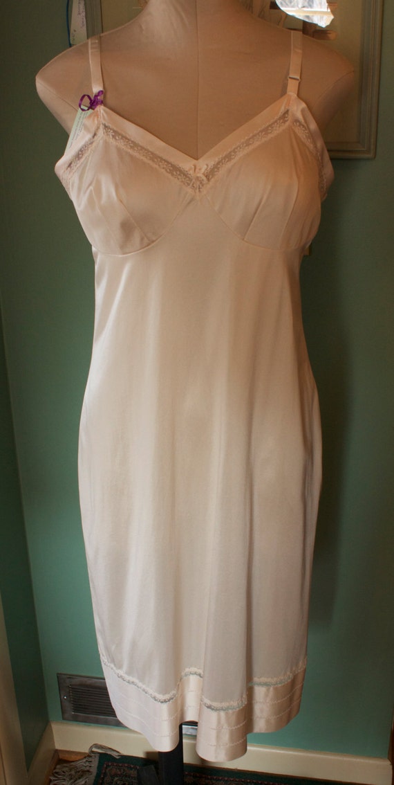 Vintage Beige Nylon Slip. Lingerie. Full Slip with by almajanes