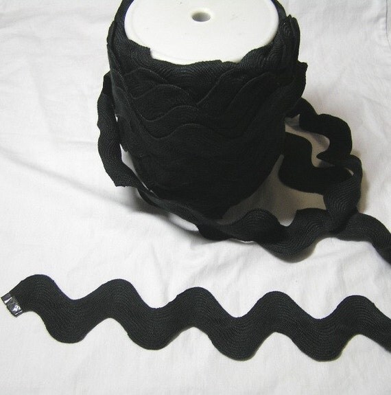 Mega Jumbo Black Rick Rack 2 & 1/4 Inch Wide by VictorianWardrobe