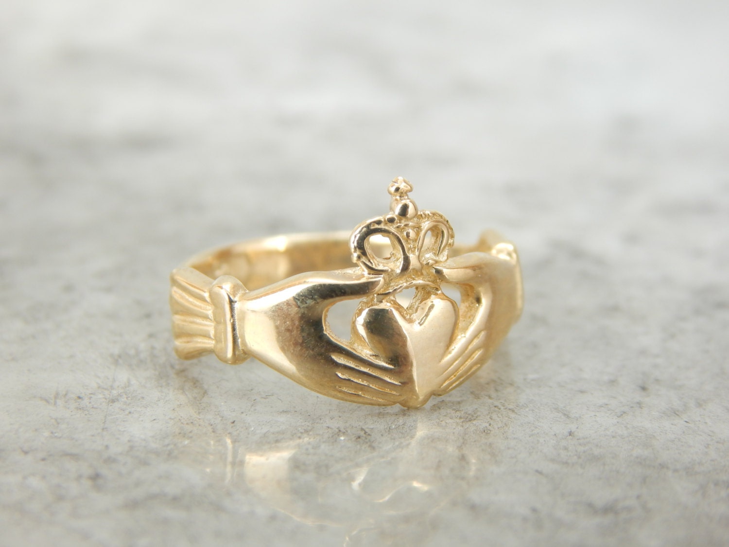 14k Yellow Gold Claddagh Ring Vintage Irish Wedding Unisex