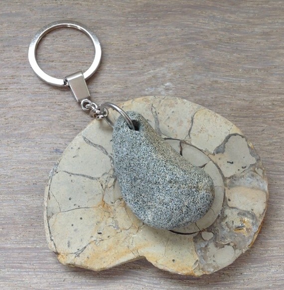 Pebble keyring rock key chain handmade using by
