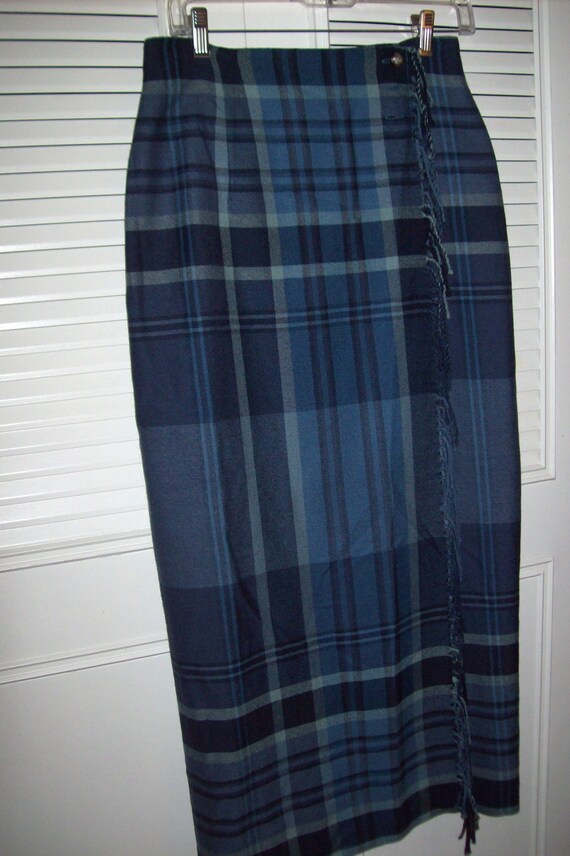 Lauren Ralph Lauren long plaid wool wrap skirt. Size 6 8.