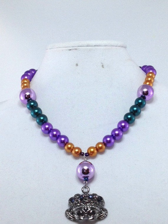 mardi gras mask necklace