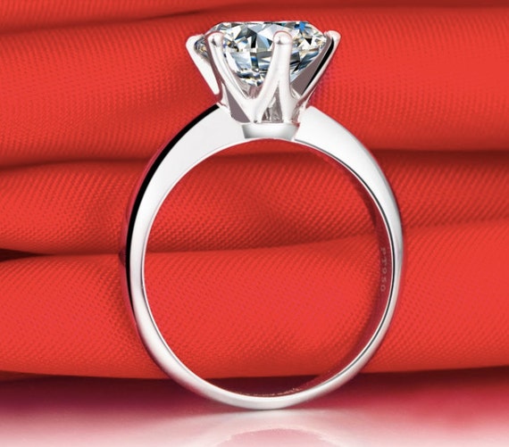 3 Ct. Round Cut Solitaire VVS1/H Diamond Engagement Ring