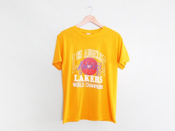 vintage t shirt / basketball / lakers / 1980s Los Angeles