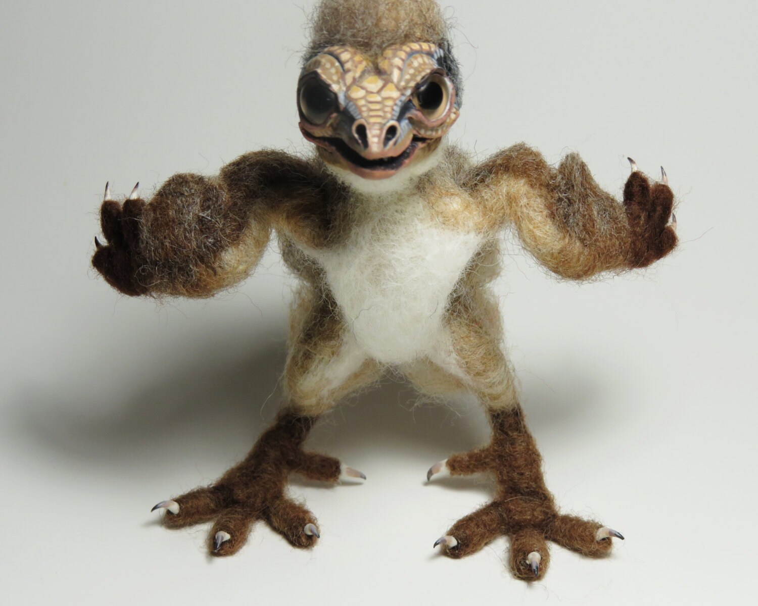 chronicle collectibles raptor hatchling