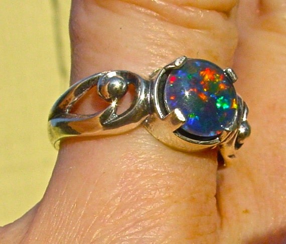 Graceful Fire Opal ring. Genuine Australian Natural Opal 8mm