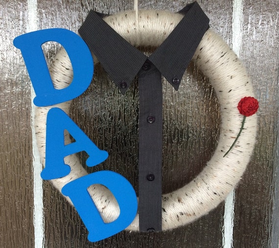 Items similar to Fathers Day Wreath, Dad, Yarn Wreath, Handcrafted on Etsy