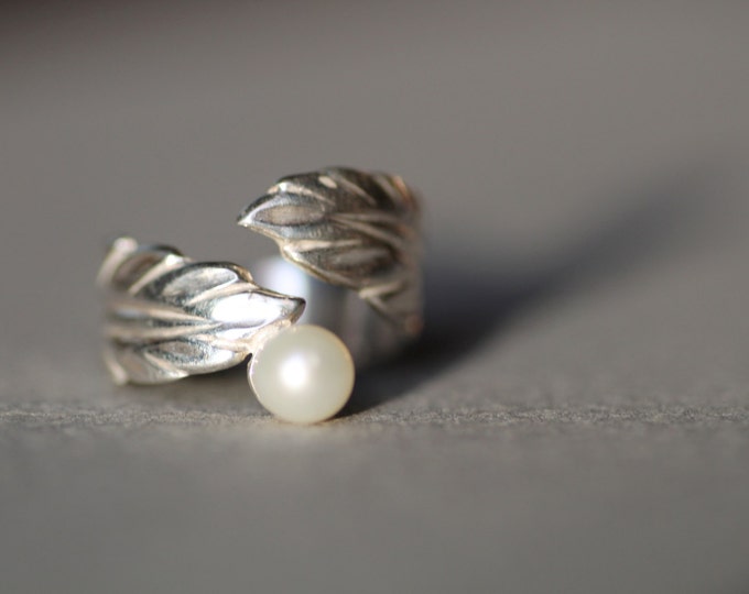 Silver ring Pearl ring Sterling silver ring Cuff ring Leaf ring Silver leaf ring Gold leaf ring Gift for her Bridesmaid ring Womens ring