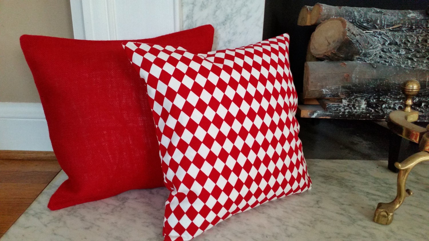 Red and White Diamond Pattern Pillow Cover with Velcro