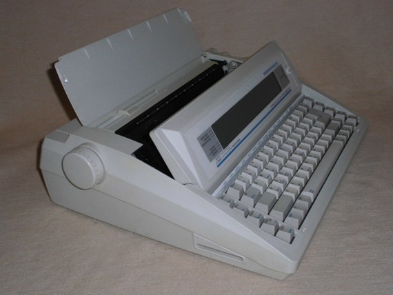 Electronic typewriter word processor of 128 by Nostalgiehaus
