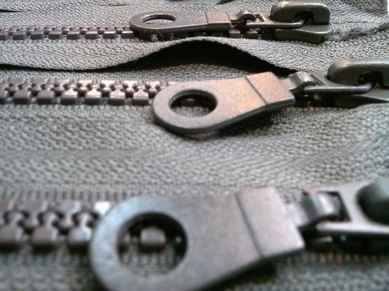 5 Molded Plastic Zippers 17 Inches 5mm SEPARATING Gray 5