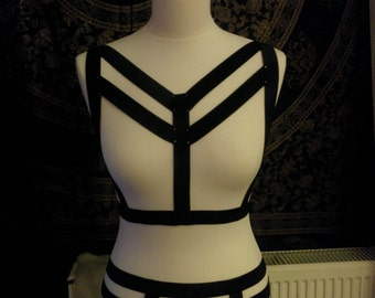Elastic harness and garter set