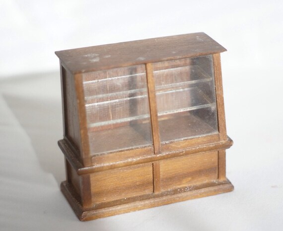 dollhouse display case