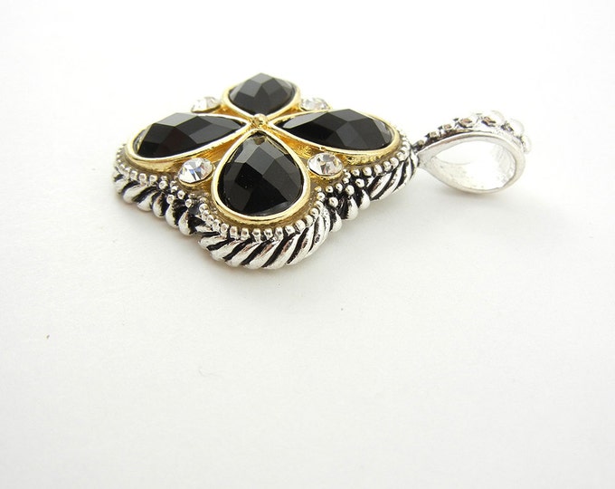 Two-tone Black Acrylic Cabochon Rhinestone Clover-like Pendant