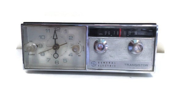 General Electric model C550A black plastic & chrome transistor