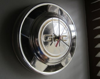 1970s GMC Truck Hubcap Clock no.2242