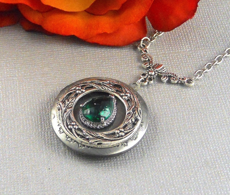 Victorian Emerald Locket Antique Silver Locket by ManoCelebrates