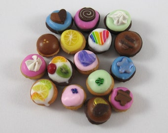 Dollhouse Miniature Food Cupcakes in 12th Scale