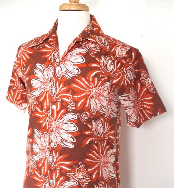 Items similar to Vintage 1970s Hawaiian Shirt // 60s 70s Mens Tiki ...