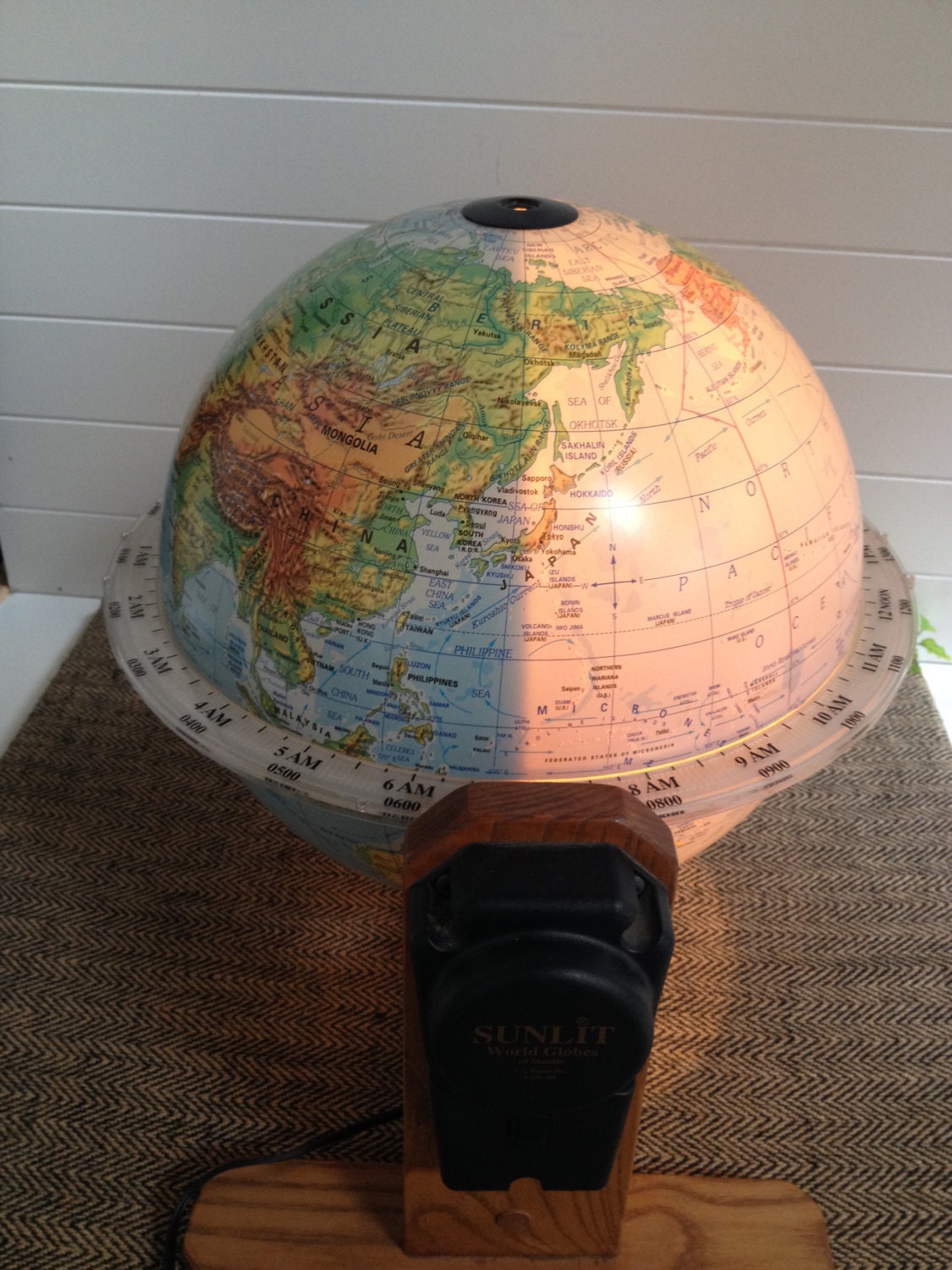 Vintage Light Up Globe on Oak Stand by Sunlit Globes by kchoos