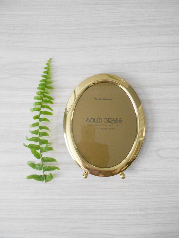 small standing solid brass oval picture frame / 5 x 7