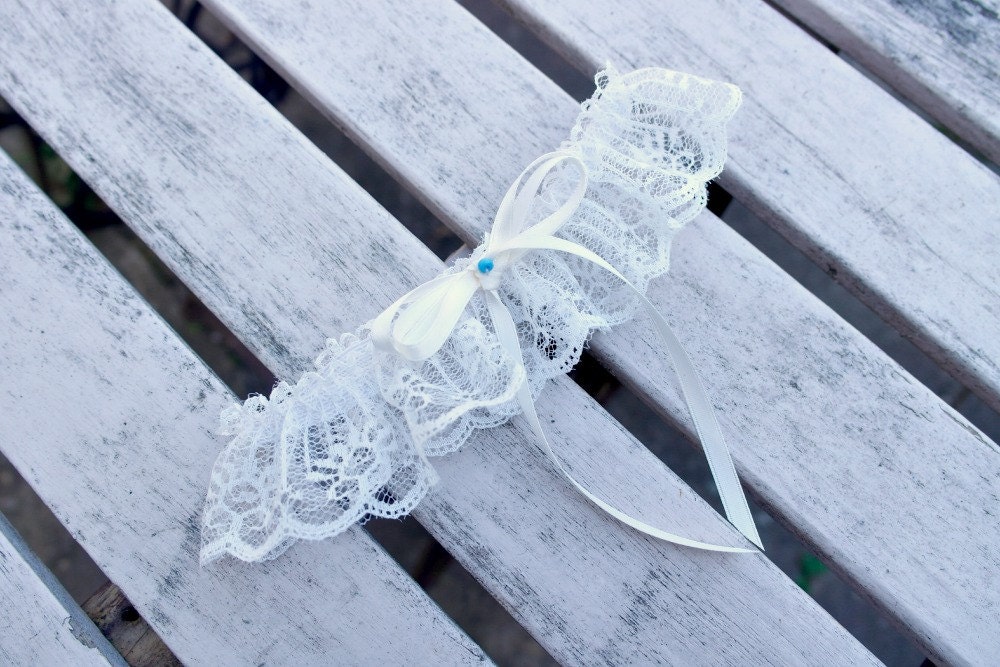 Wedding Single Bridal Garter in delicate Ivory Lace and Cream