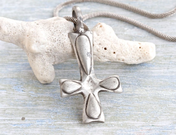 petrine-cross-necklace-saint-peter-inverted-cross