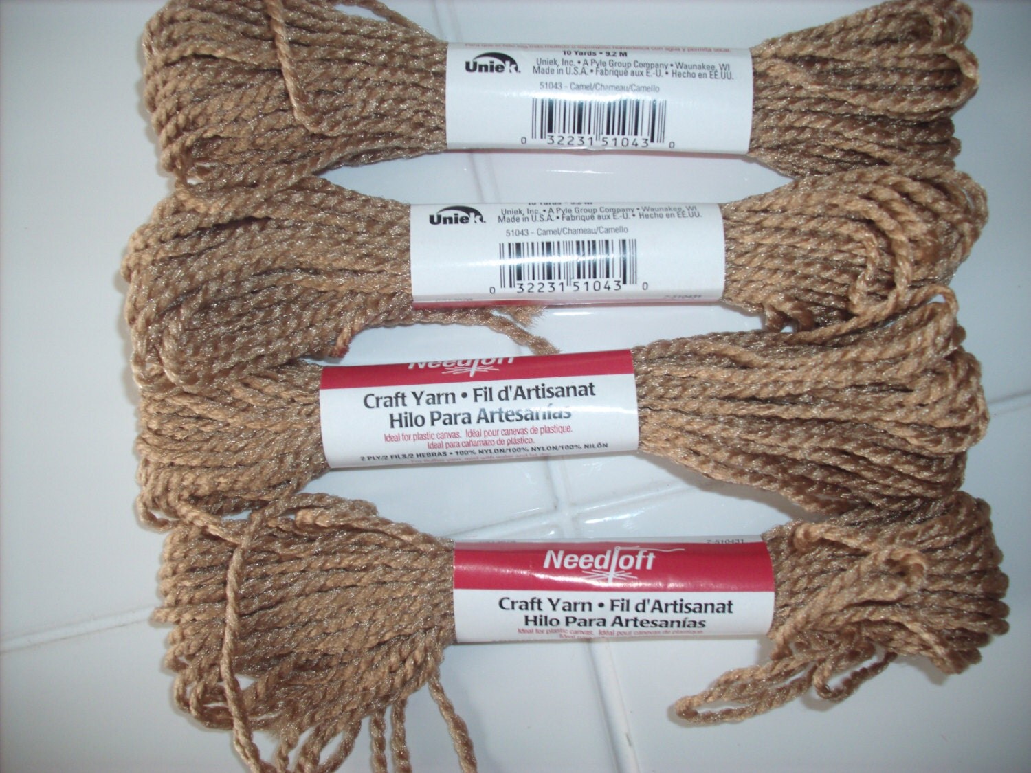 Needloft plastic canvas yarn by Uniekcamel item 51043