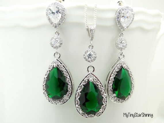 Emerald Green Earrings and Necklace Set by MyTinyStarShining