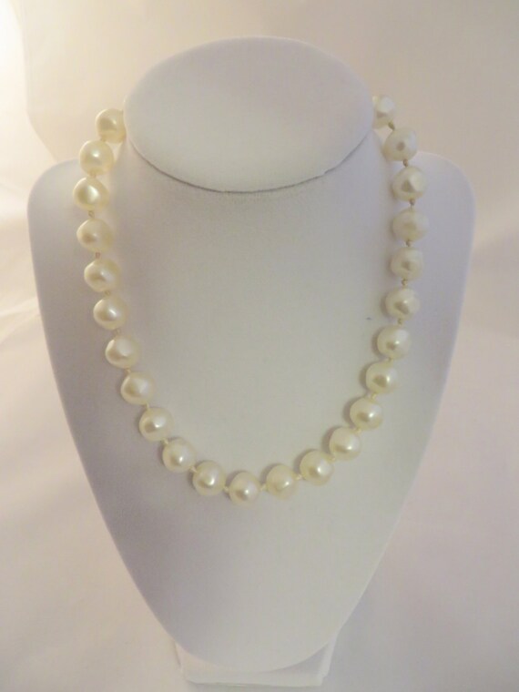 Vintage Laguna Faux Pearl Necklace Choker