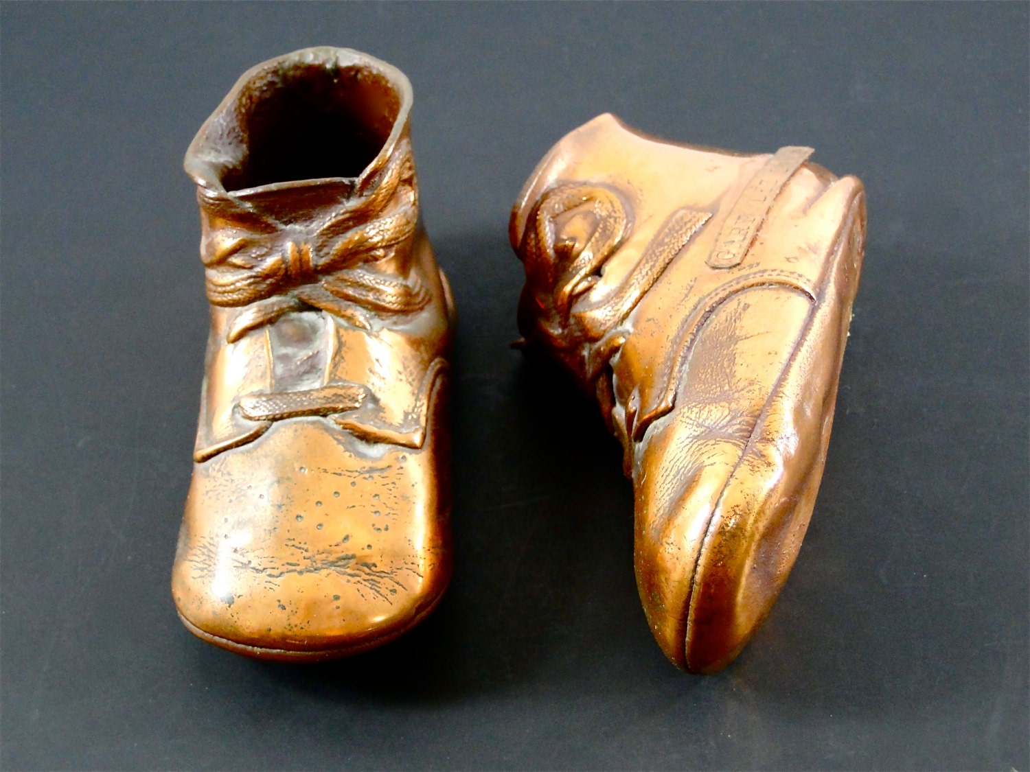 Vintage Bronzed Baby Shoes 1940s // Name Plate by SueEllensFlair