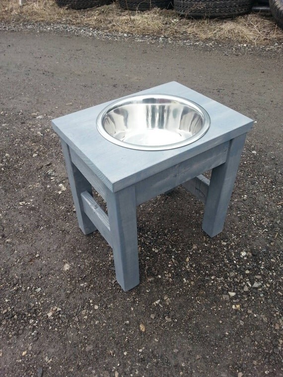 raised pet feeding bowl /single elevated food bowl / medium