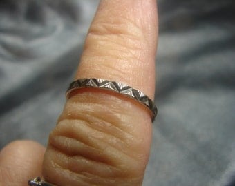 Sterling Diamond Cut Zig Zag Design Ring Size 5 3/4 1011.
