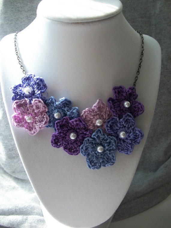 Items similar to Crochet Flower Necklace on Etsy