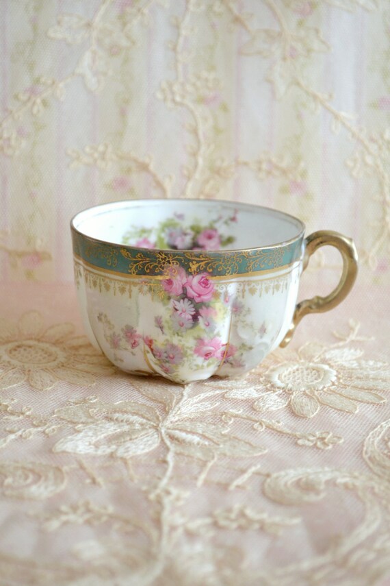 Stunning Antique Porcelain Tea Cup No saucer