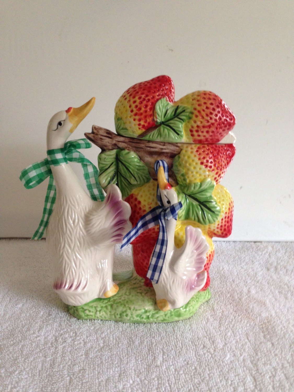 Vintage 1980s Kitchen Country Goose & Strawberry by yourmamashouse