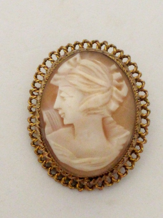 Hand Carved Shell Left Facing Cameo Set In Guilded 800 Silver