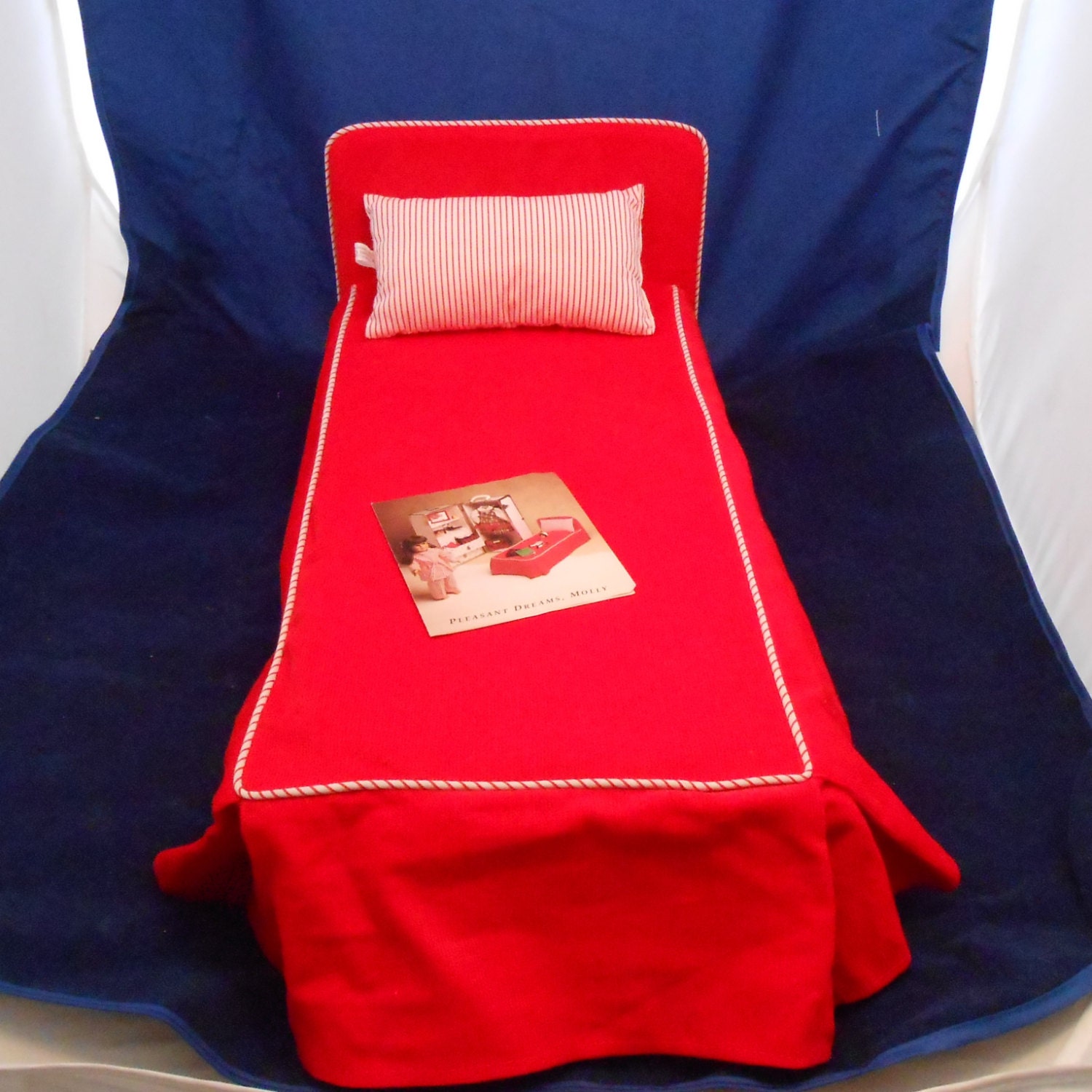 American Girl Pleasant Company Molly’s Bed Version 1 Haute Juice