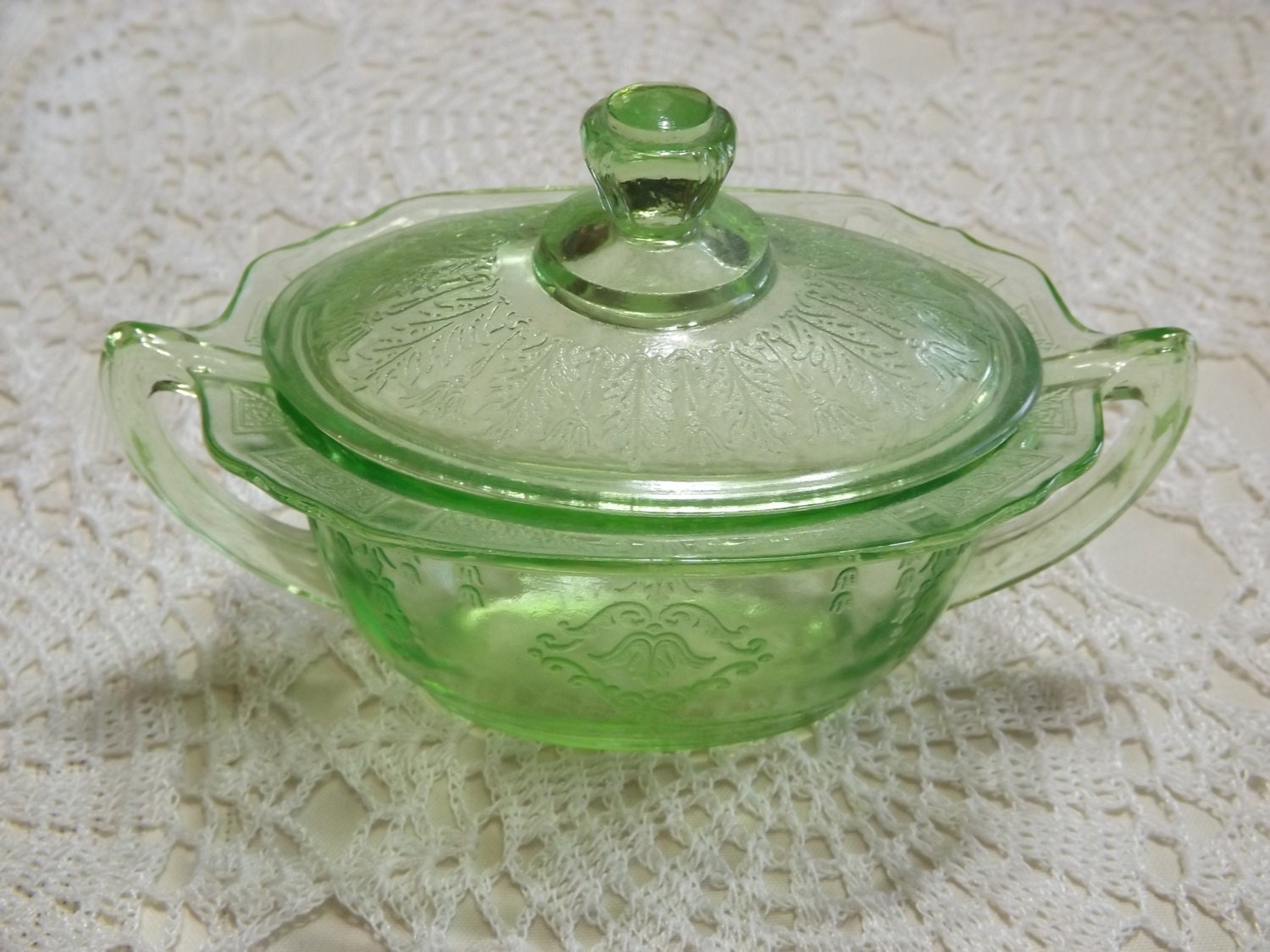 Depression Glass Sugar Bowl/Green Depression Glass/Princess