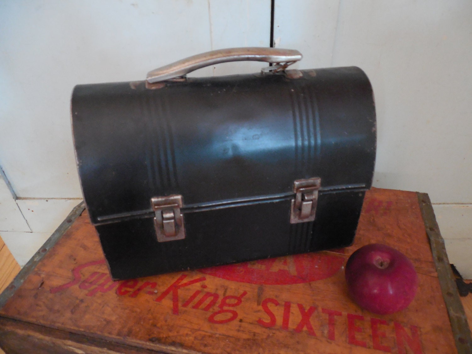 plain black lunch box