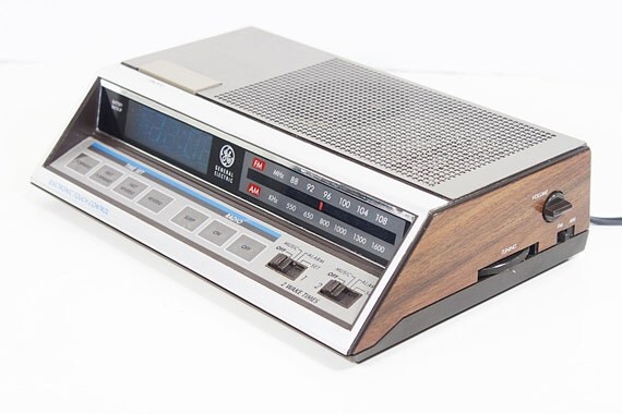 Vintage General Electric Alarm Clock Radio Electronic Touch