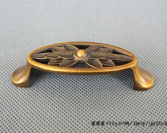 Ähnliche Artikel wie Wasserhahn Griff Schrank Knöpfe bemalt Schublade