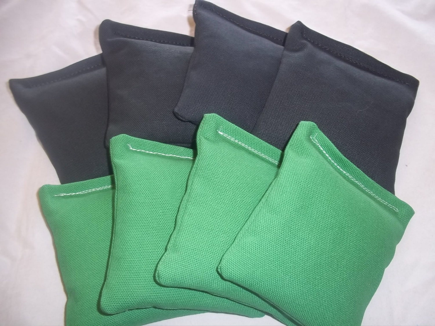8 ACA Regulation Cornhole Bags 4 Grass Green and 4 Black