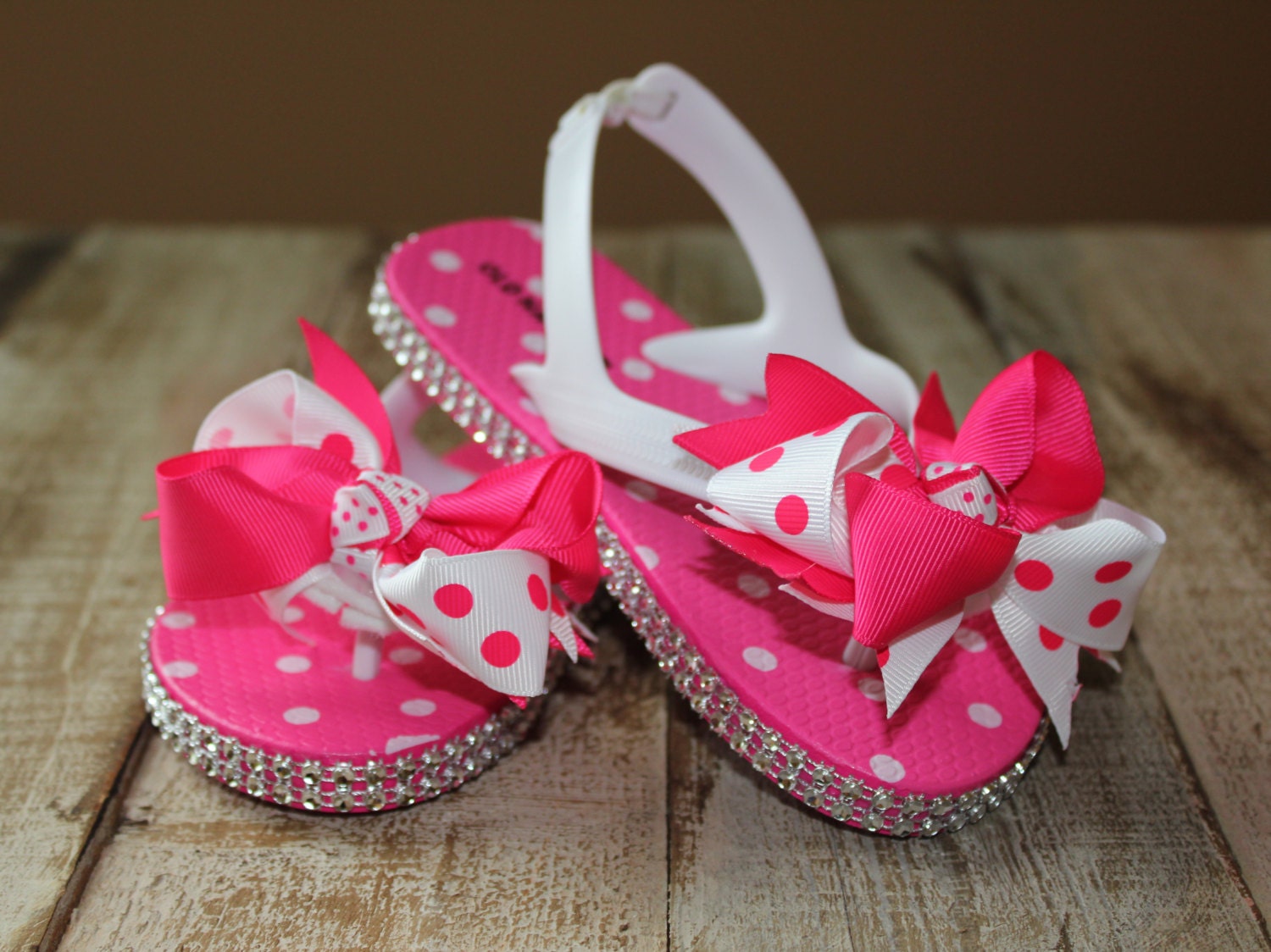 Girls pink polka dot flip flops size toddler 9 with
