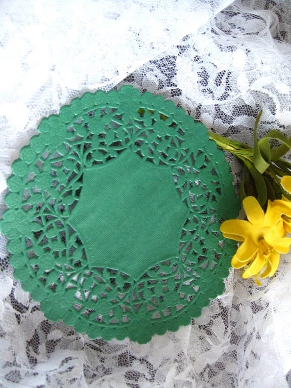 6 Inch Round Green PAPER LACE Doilies Craft Cards