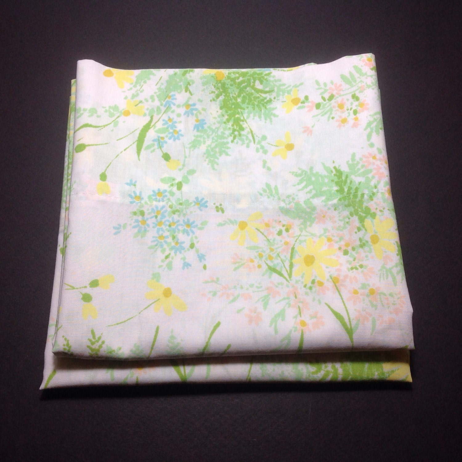 Vintage pillowcases yellow daisies Vintage bedding Standard