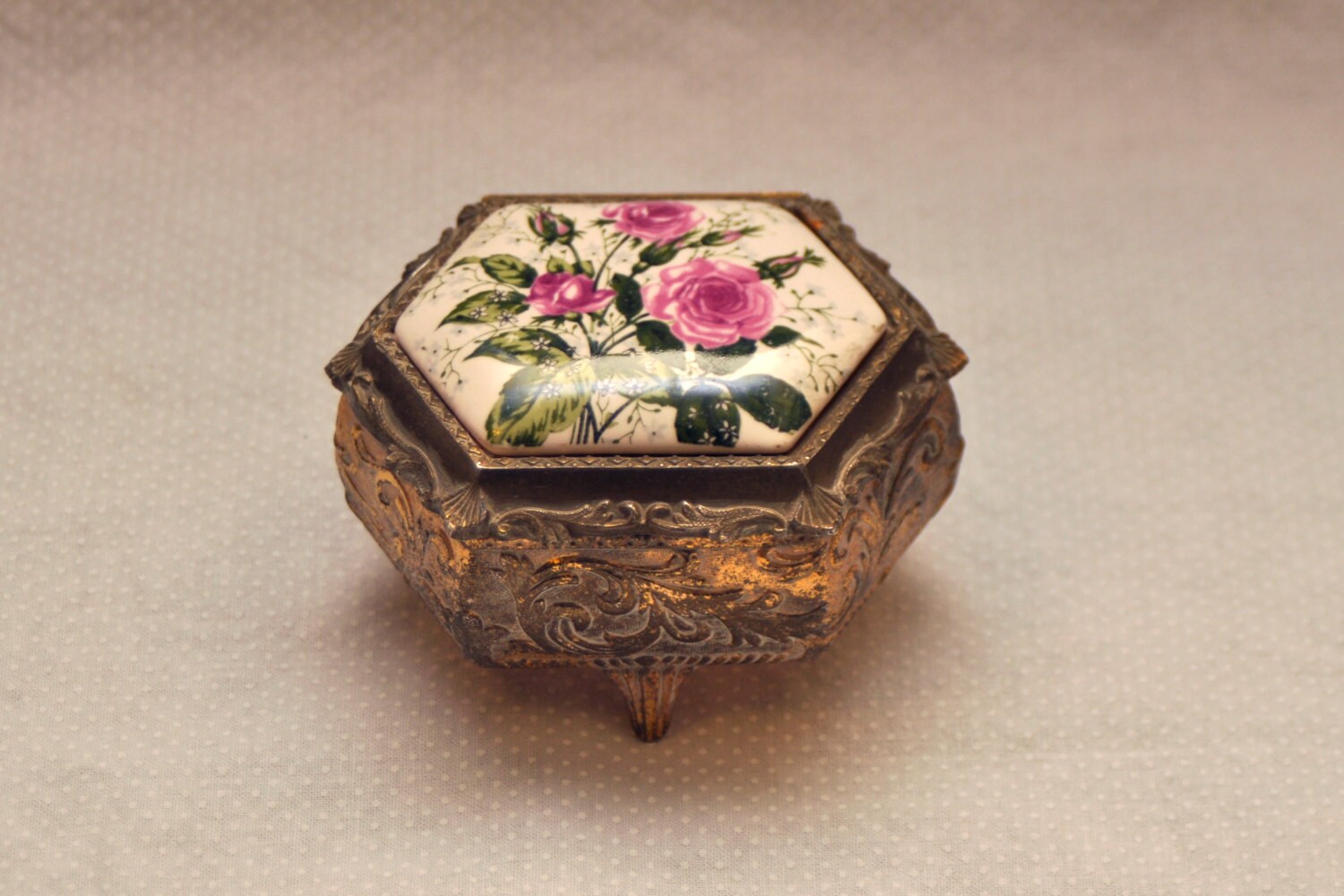 Vintage Jewelry/Vanity Dish Haute Juice