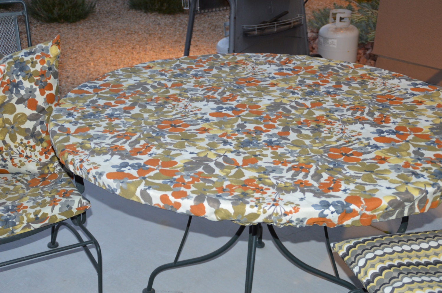 Fitted tablecloth table cover elastic drawstring stain