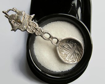 Vintage sugar spoon, silverplated sugar spoon, sugar spoon, sugar ship spoon, flatware sugar spoon, silverplated flatware,1960s sugar spoon