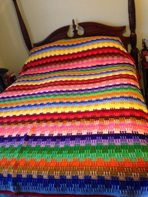 Queen/ King Size Afghan Handmade Perfect by lavaladyrealvintage